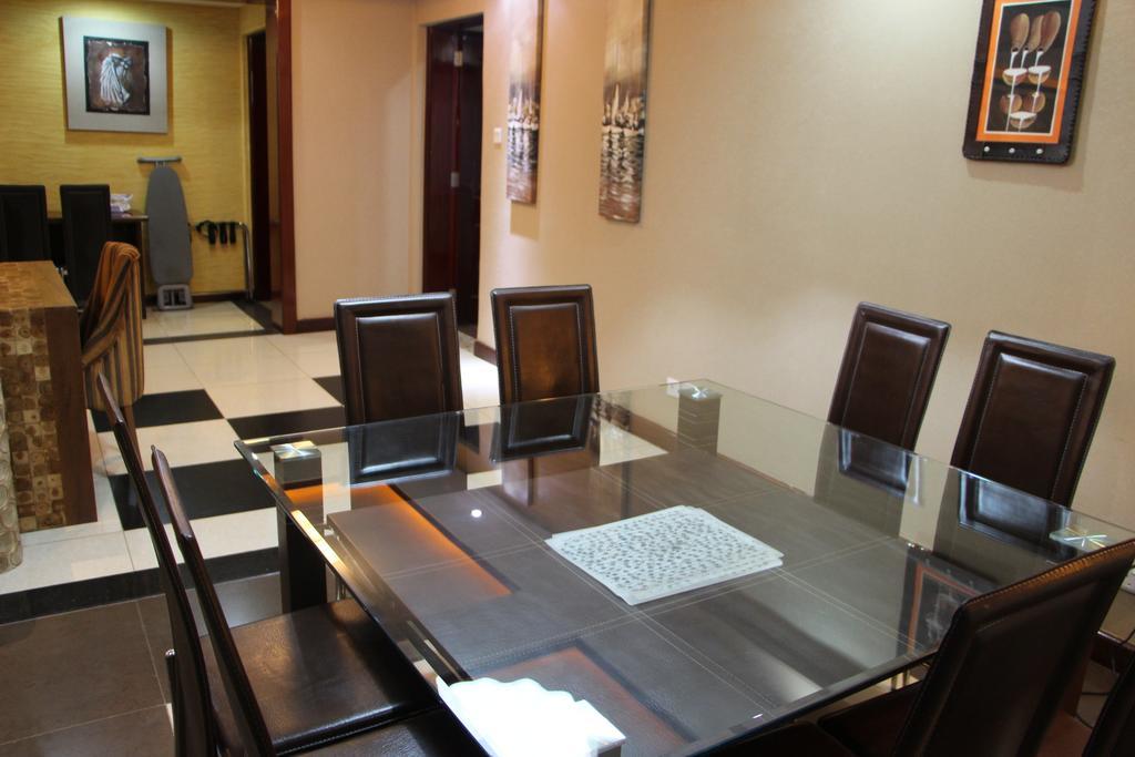 Clarence House Nairobi Apartment ภายนอก รูปภาพ