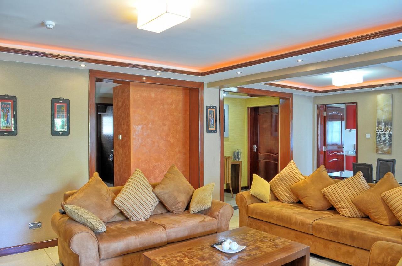 Clarence House Nairobi Apartment ภายนอก รูปภาพ